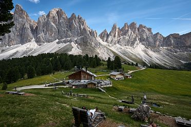 Escursione in Val di Funes Gruppo delle Odle malga Geisler e malga Casnago