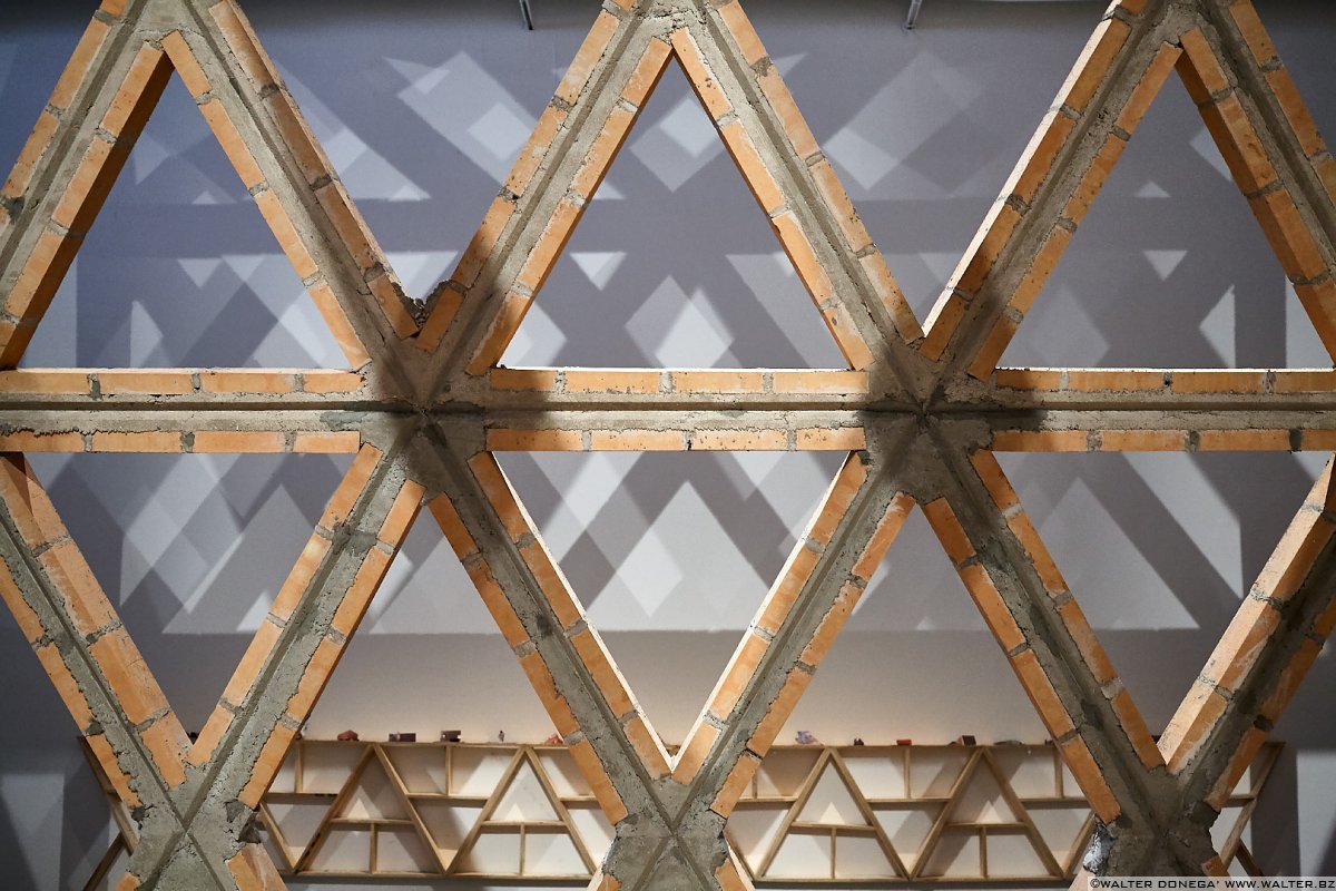 Foto racconto della Biennale di Architettura 2016: Reporting from the front