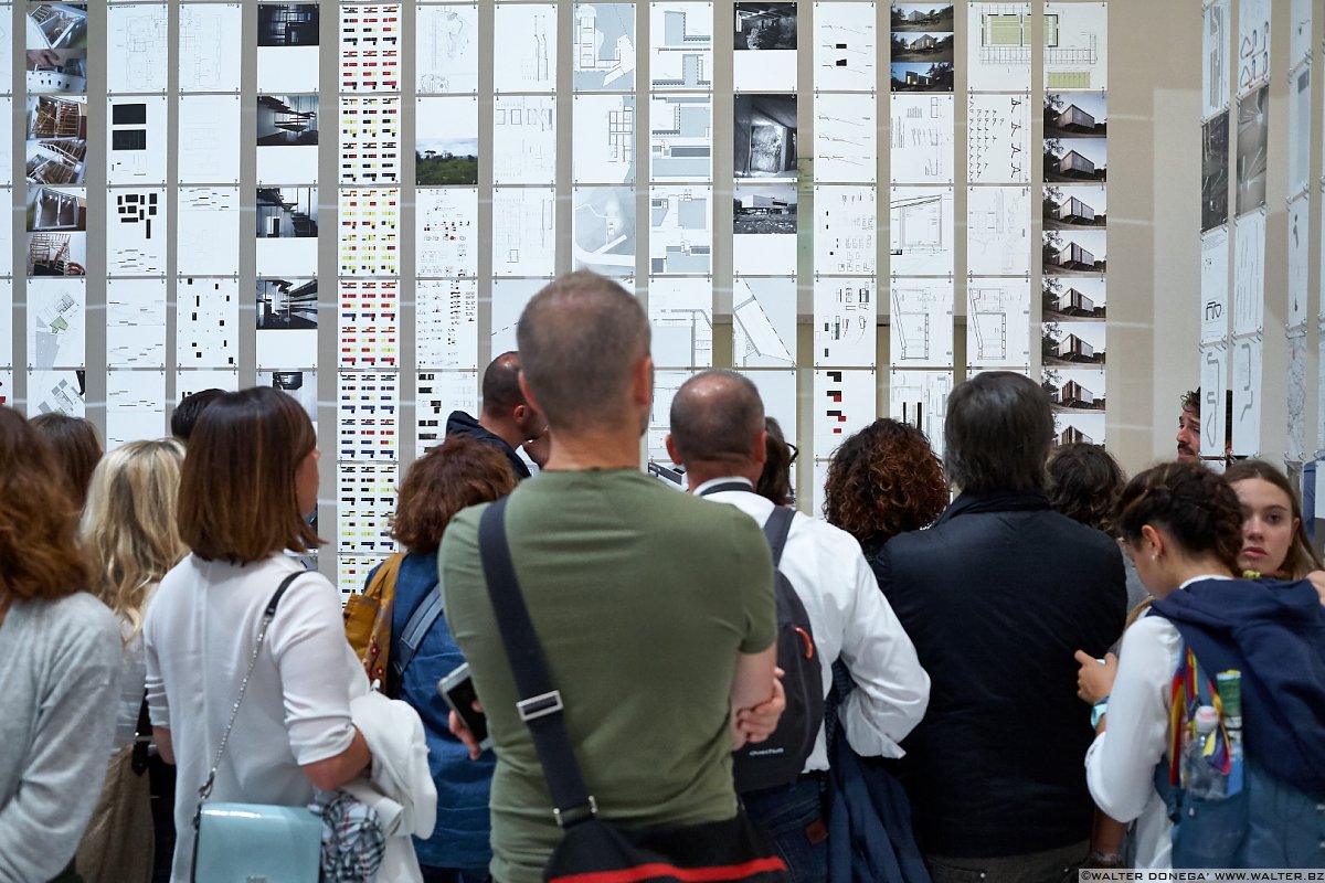 Foto racconto della Biennale di Architettura 2016: Reporting from the front