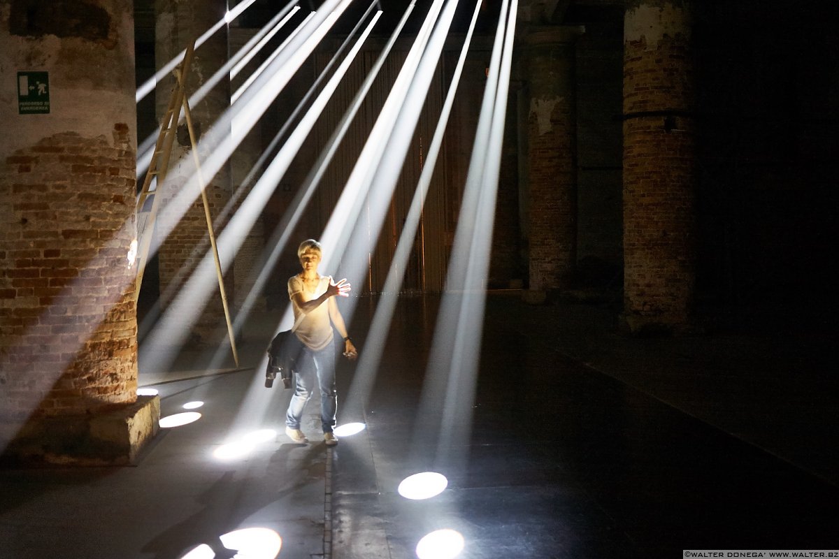 Foto racconto della Biennale di Architettura 2016: Reporting from the front
