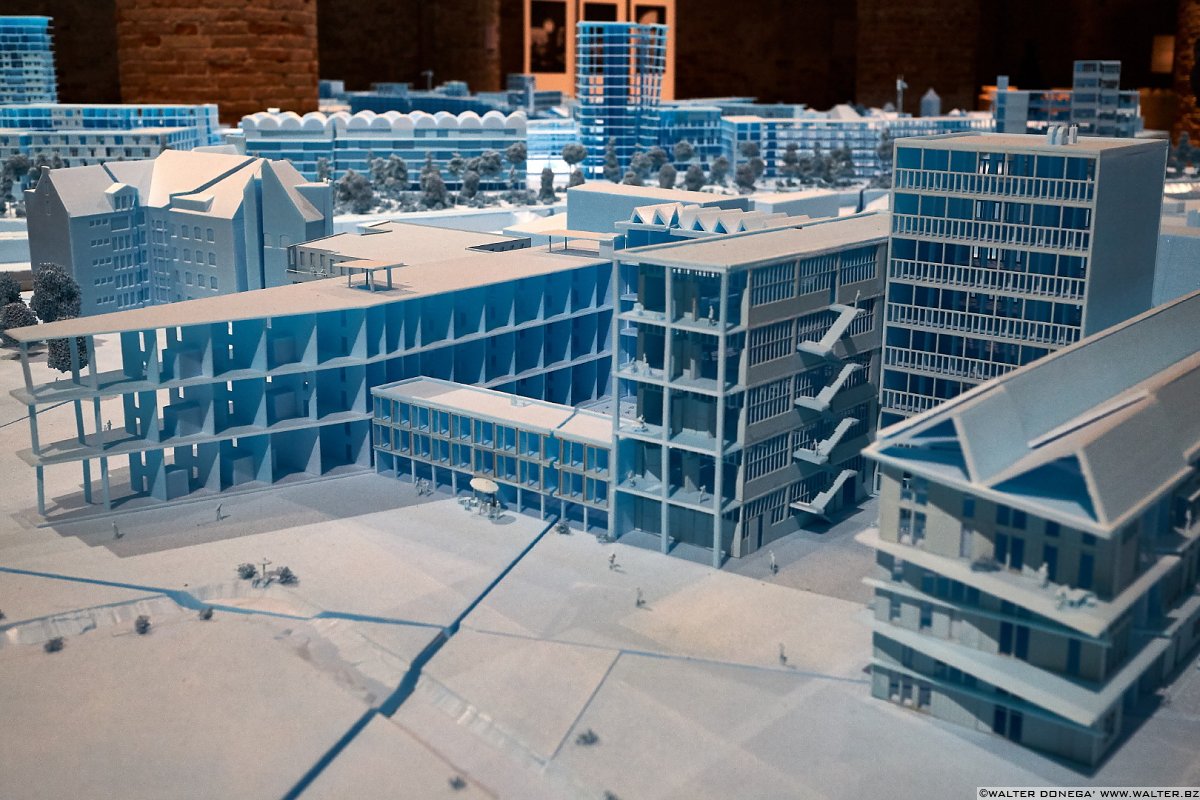 Foto racconto della Biennale di Architettura 2016: Reporting from the front