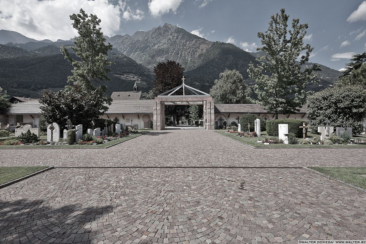 Cimitero di Lagundo Cimiteri in Alto Adige