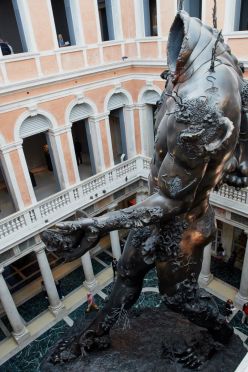 Damien Hirst in mostra a Venezia: Treasures from the wreck of the unbelievable