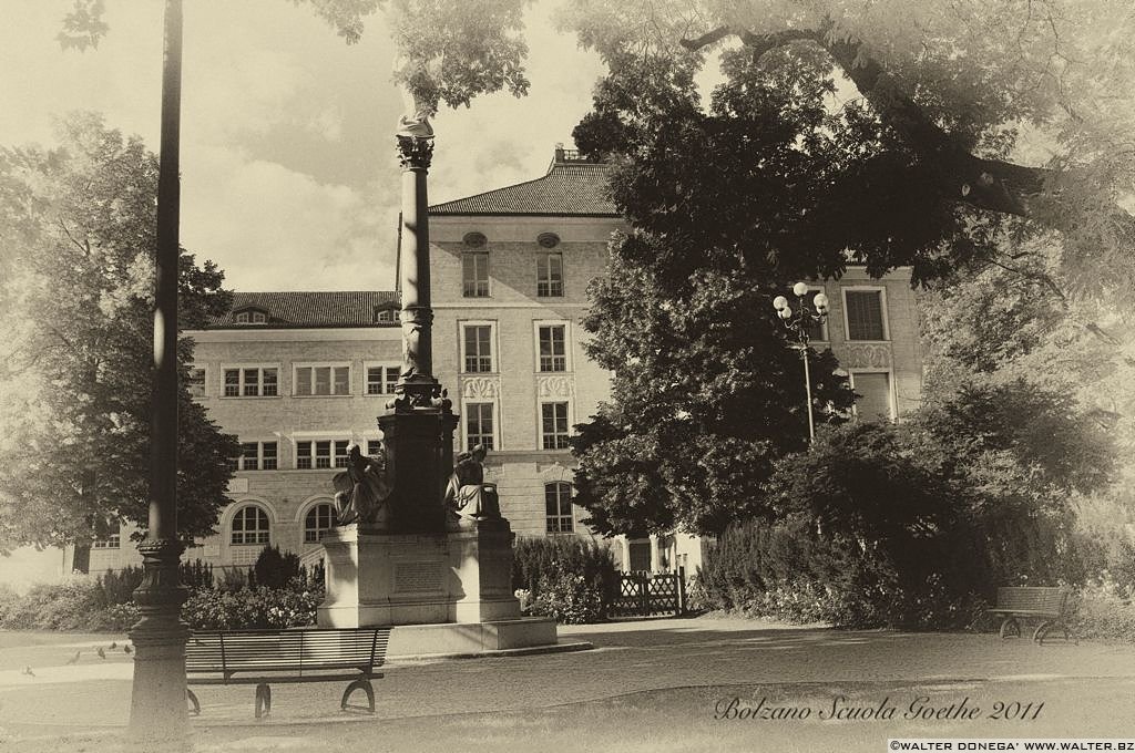 scuole goethe Bolzano in cartolina