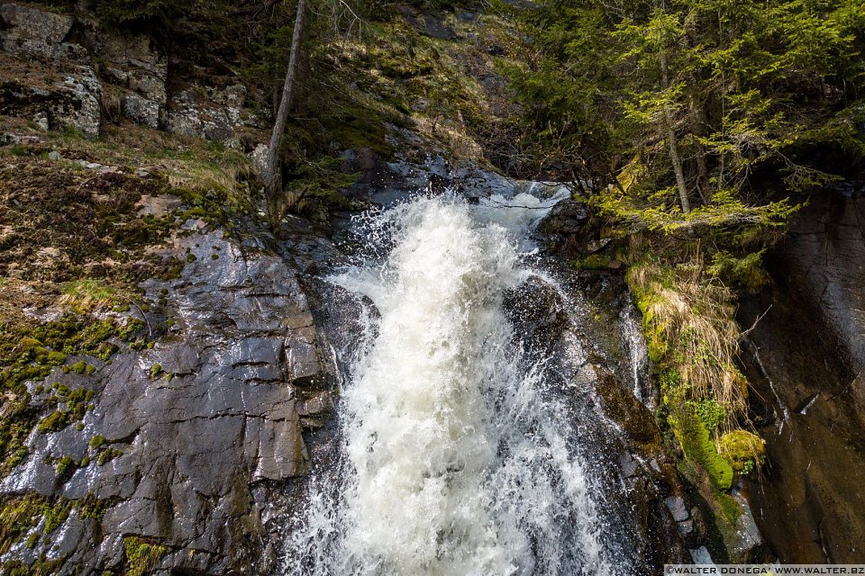 Il drone sfida le cascate Escursione alle cascate di Barbiano