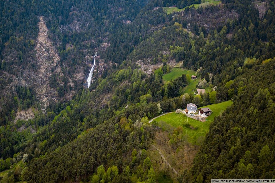 La cascate viste dal drone Escursione alle cascate di Barbiano