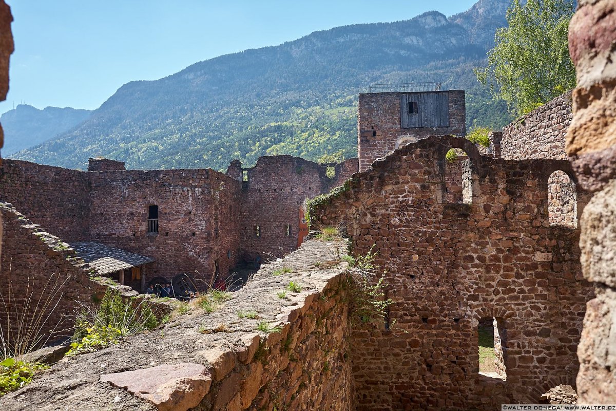 Castel Boymont La via dei castelli di Appiano - Castel Boymont e Castel Hocheppan