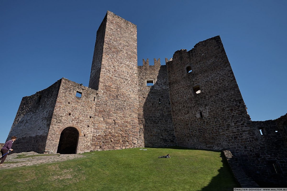 Castel Hocheppan La via dei castelli di Appiano - Castel Boymont e Castel Hocheppan