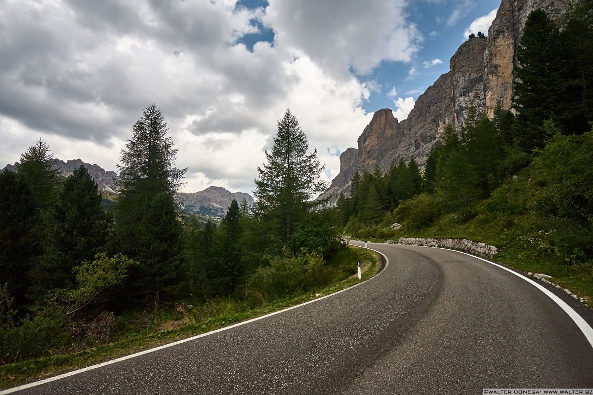  Giro dei passi dolomitici in moto attorno al Gruppo del Sella