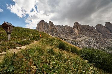 Giro dei passi dolomitici in moto attorno al Gruppo del Sella