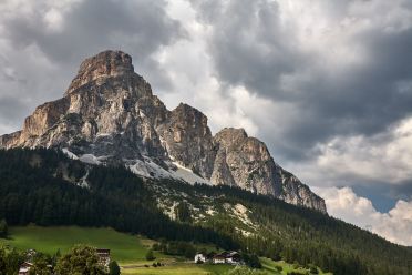 Giro dei passi dolomitici in moto attorno al Gruppo del Sella