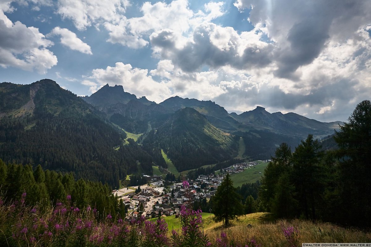 Arabba Giro dei passi dolomitici in moto attorno al Gruppo del Sella