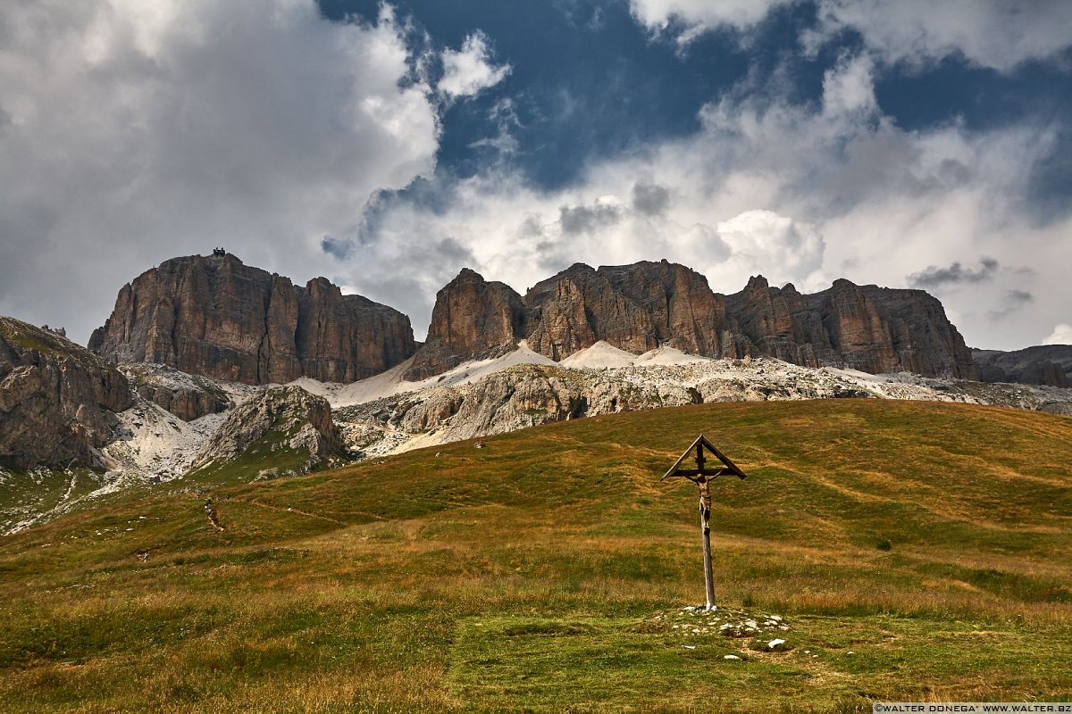 Sas Pordoi Giro dei passi dolomitici in moto attorno al Gruppo del Sella