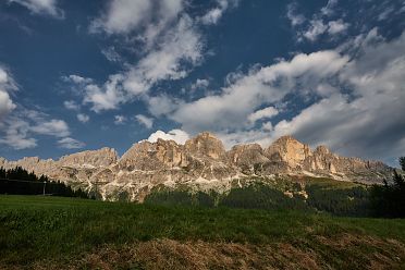 Giro dei passi dolomitici in moto attorno al Gruppo del Sella