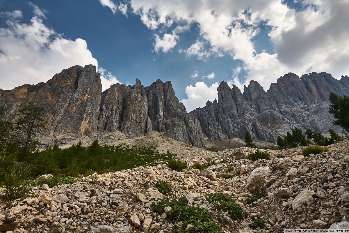 Il Latemar in tutta la sua maestosità Escursione al labirinto del Latemar - Labyrintensteig