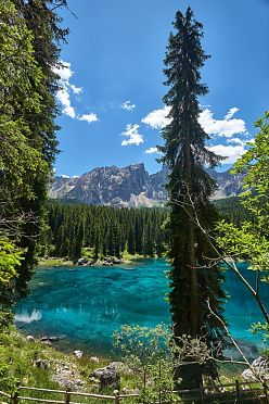Lago di Carezza in primavera