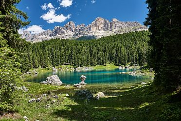 Lago di Carezza in primavera