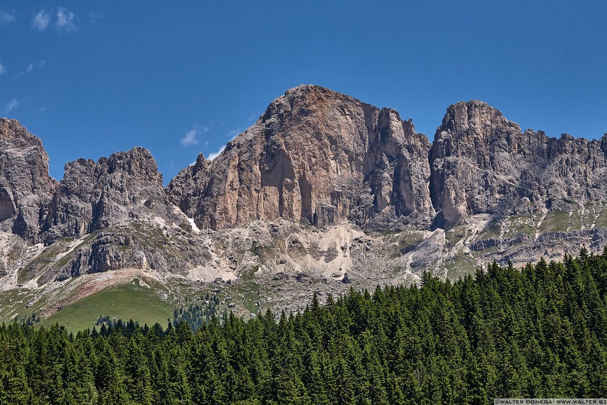 Latemar Dolomiti Lago di Carezza in primavera