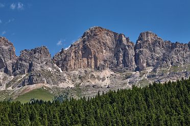 Lago di Carezza in primavera