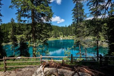 Lago di Carezza in primavera
