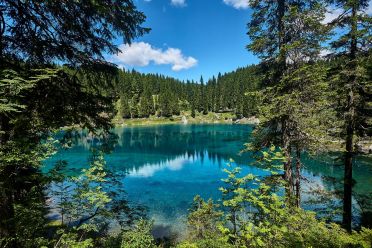 Lago di Carezza in primavera