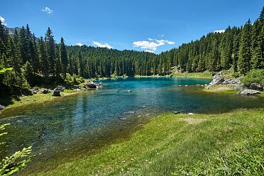 Lago di Carezza in primavera