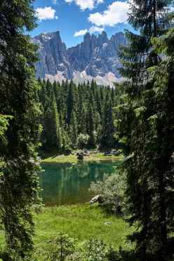 Lago di Carezza in primavera