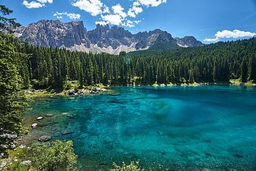 Lago di Carezza in primavera