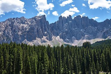 Lago di Carezza in primavera