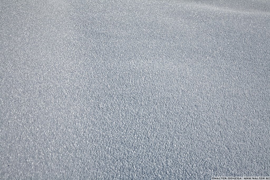 19 Lago di Carezza e passo Costalunga in mezzo alla neve