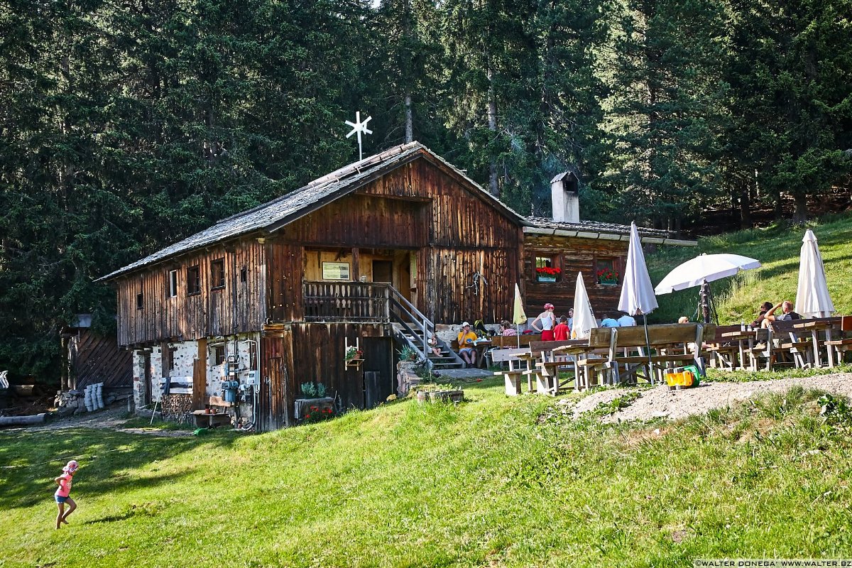 Malga Ramitzler Schwaige Laion Val Gardena