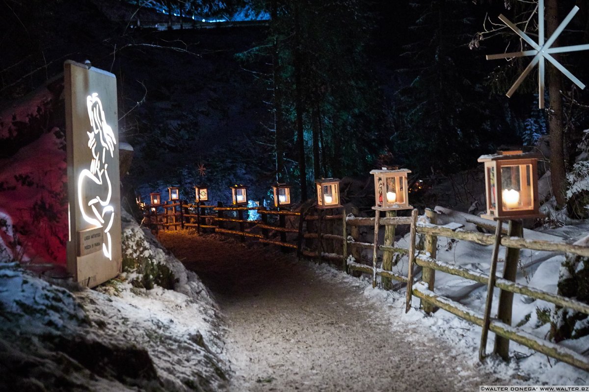 Mercatino di Natale al Lago di Carezza - Magie Natalizie