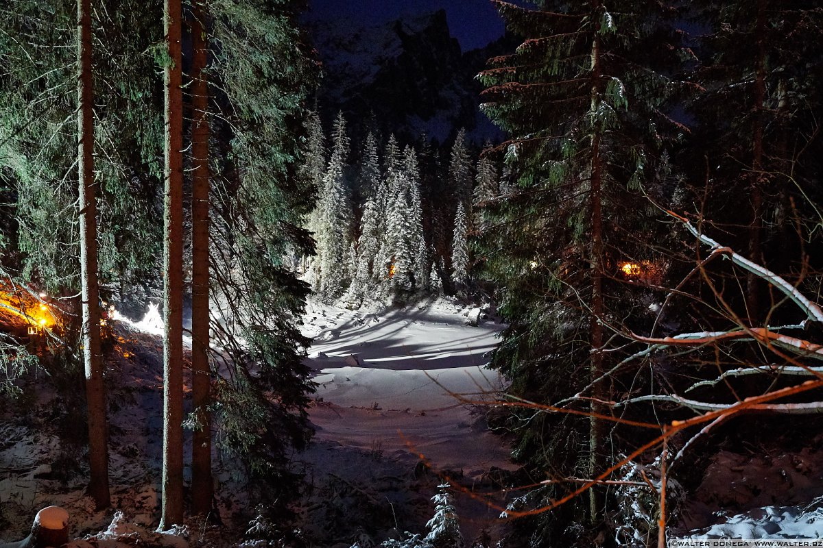 Mercatino di Natale al Lago di Carezza - Magie Natalizie