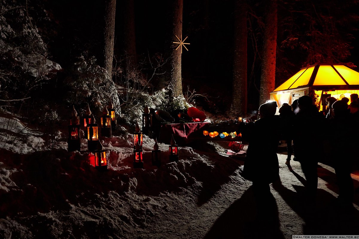 Mercatino di Natale al Lago di Carezza - Magie Natalizie