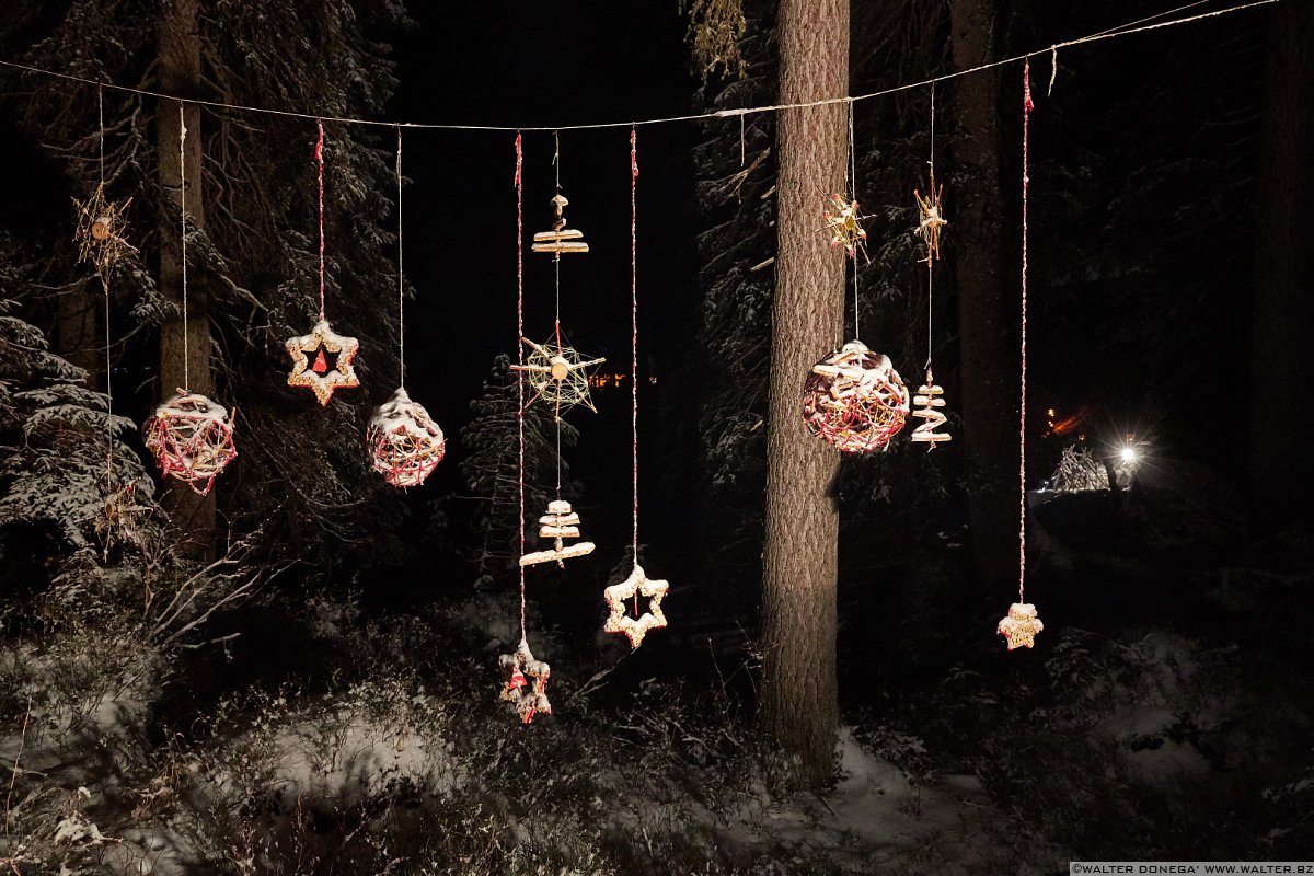 Mercatino di Natale al Lago di Carezza - Magie Natalizie