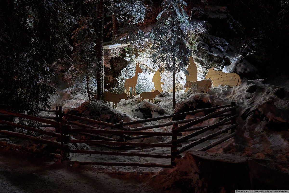 Mercatino di Natale al Lago di Carezza - Magie Natalizie