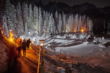 Mercatino di Natale al Lago di Carezza - Magie Natalizie