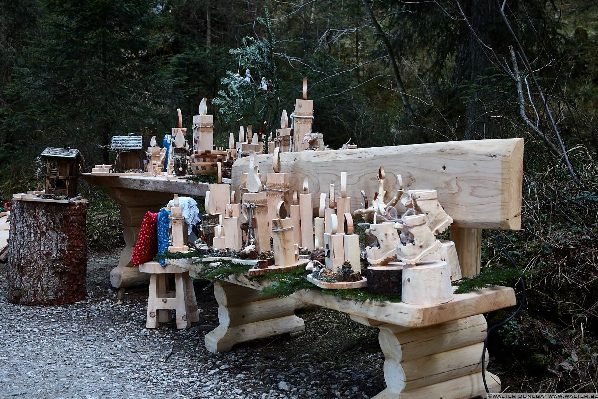  Il mercatino di Natale al lago di Carezza