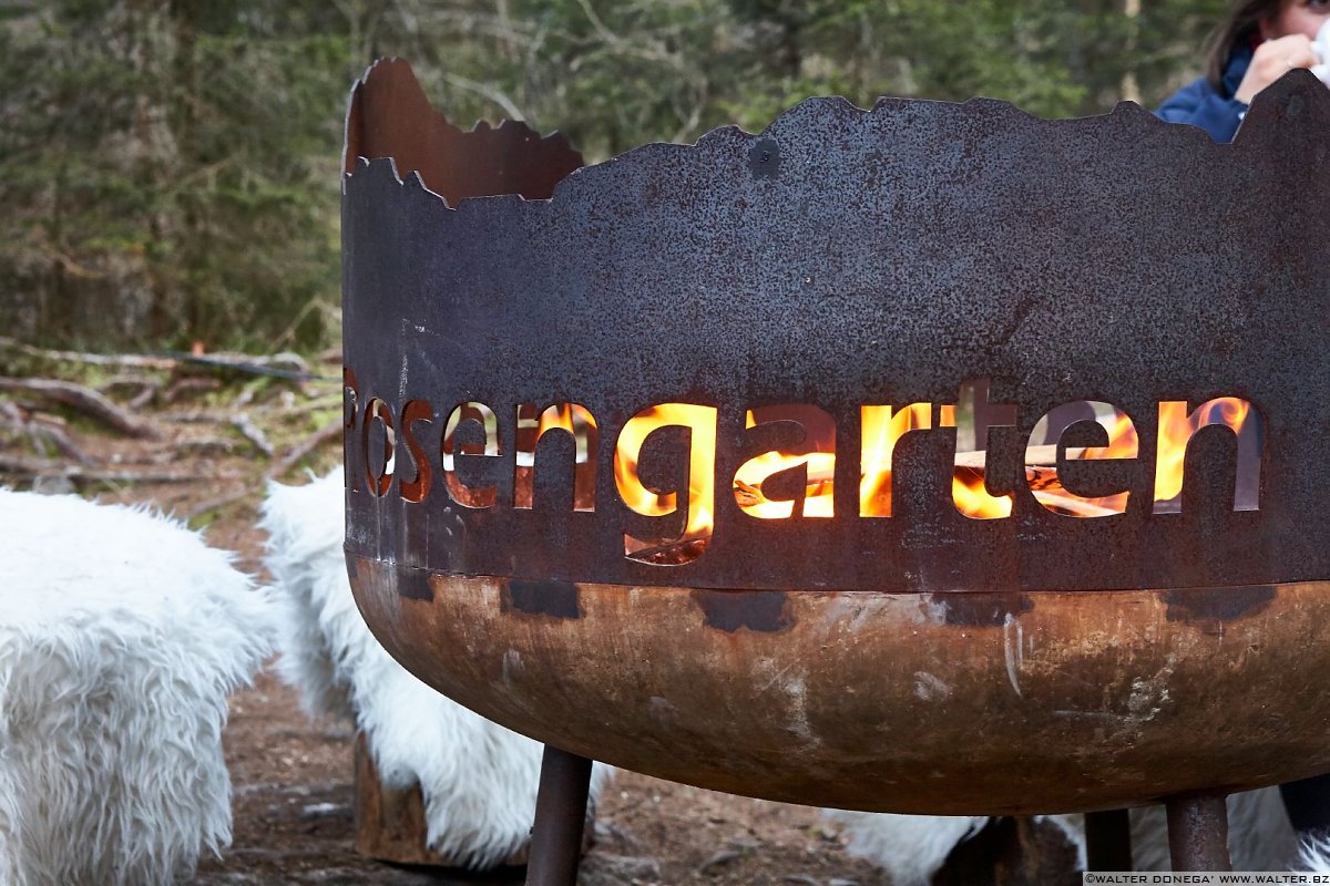  Il mercatino di Natale al lago di Carezza