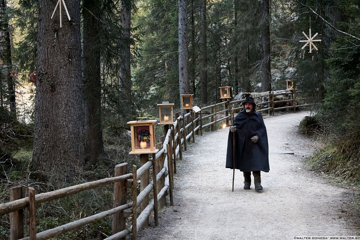  Il mercatino di Natale al lago di Carezza