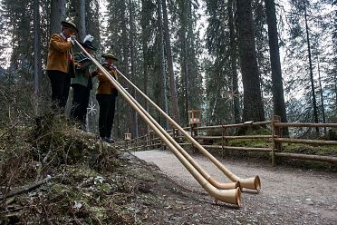 Il mercatino di Natale al lago di Carezza