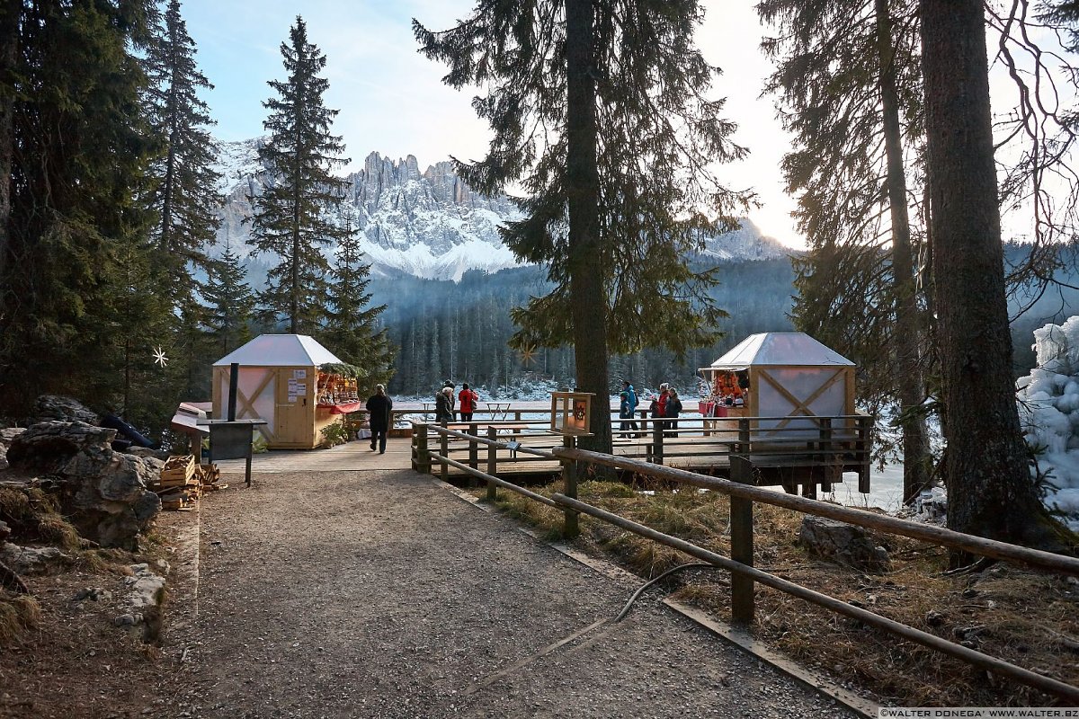  Il mercatino di Natale al lago di Carezza