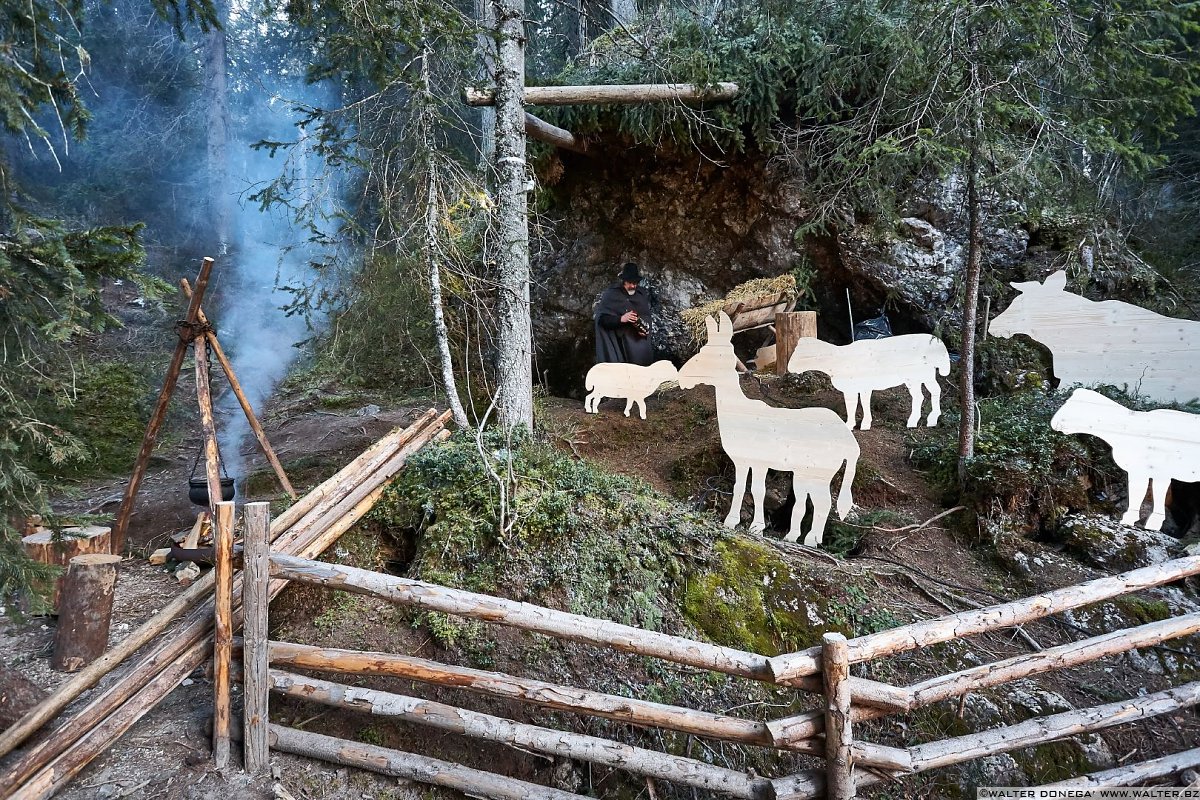  Il mercatino di Natale al lago di Carezza