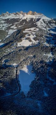 Passeggiata da Obereggen al lago di Carezza con la neve