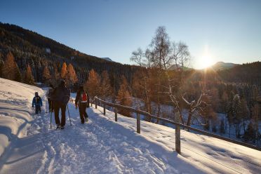 Passeggiata da Obereggen al lago di Carezza con la neve