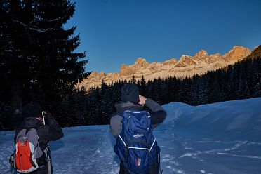 Passeggiata da Obereggen al lago di Carezza con la neve
