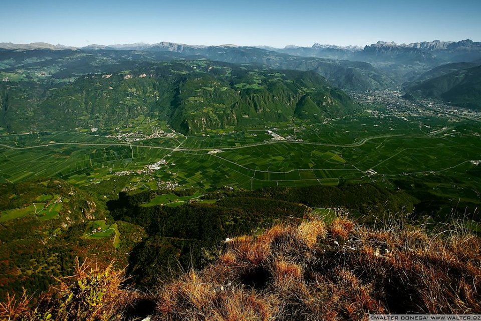 Penegal Macaion - vista su Bolzano - 03 Vista su Bolzano dal Monte Macaion