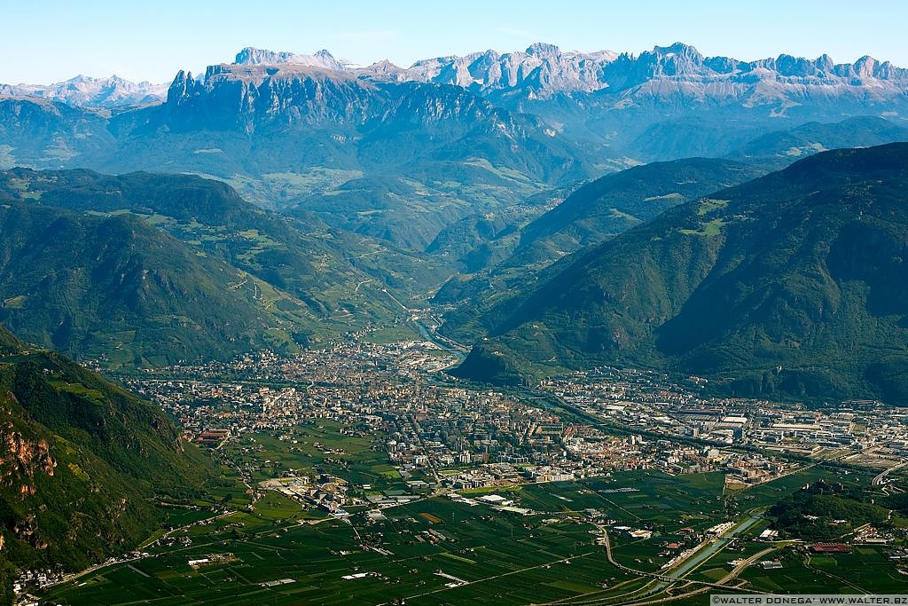 Penegal Macaion - vista su Bolzano - 05 Vista su Bolzano dal Monte Macaion