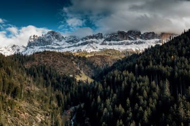 I boschi attorno al Lago di Carezza dopo la tempesta di vento dell'ottobre 2018