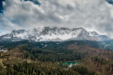I boschi attorno al Lago di Carezza dopo la tempesta di vento dell'ottobre 2018